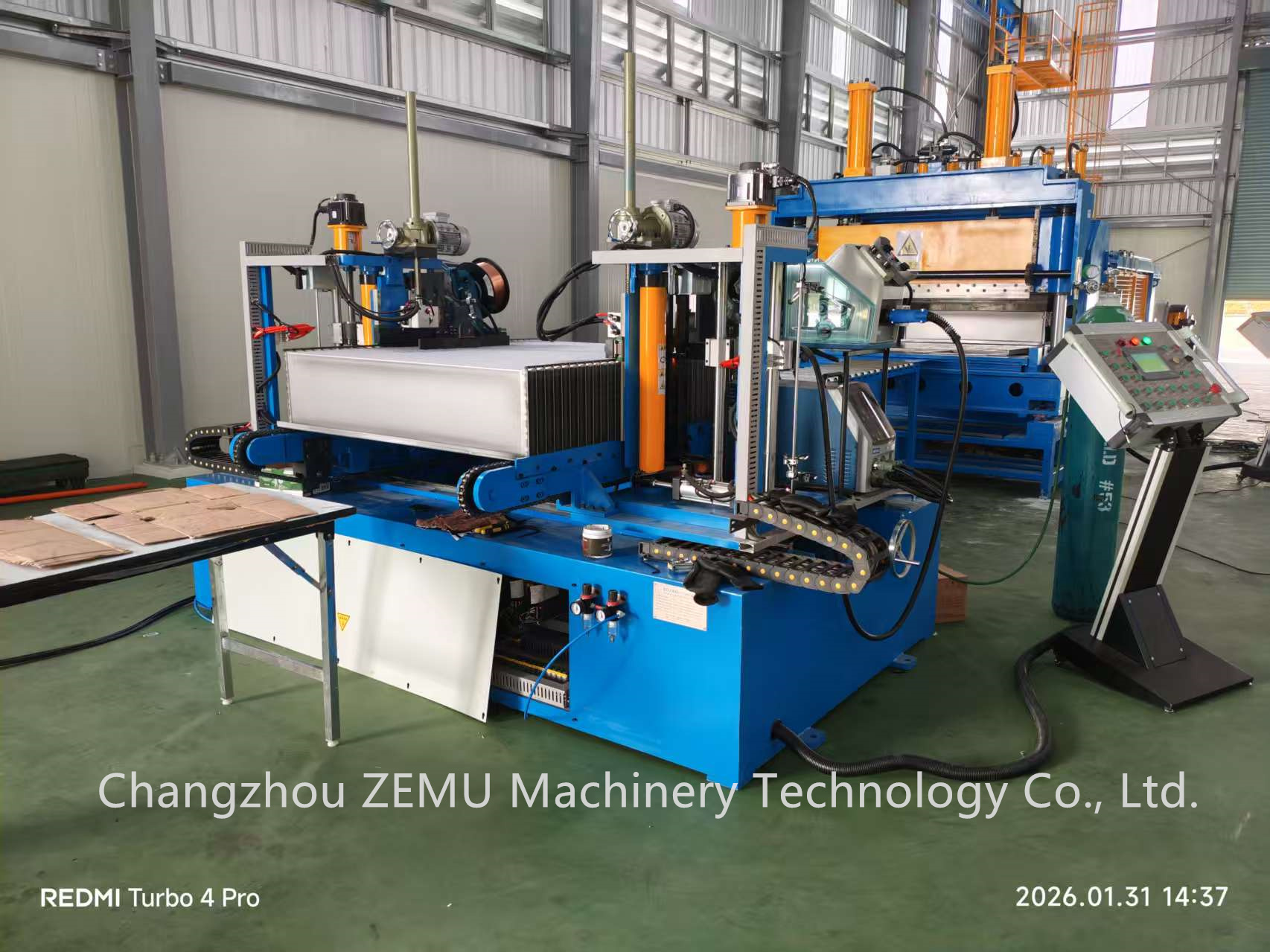 ef0c48ebf0b882352cc05fcce75ea95b